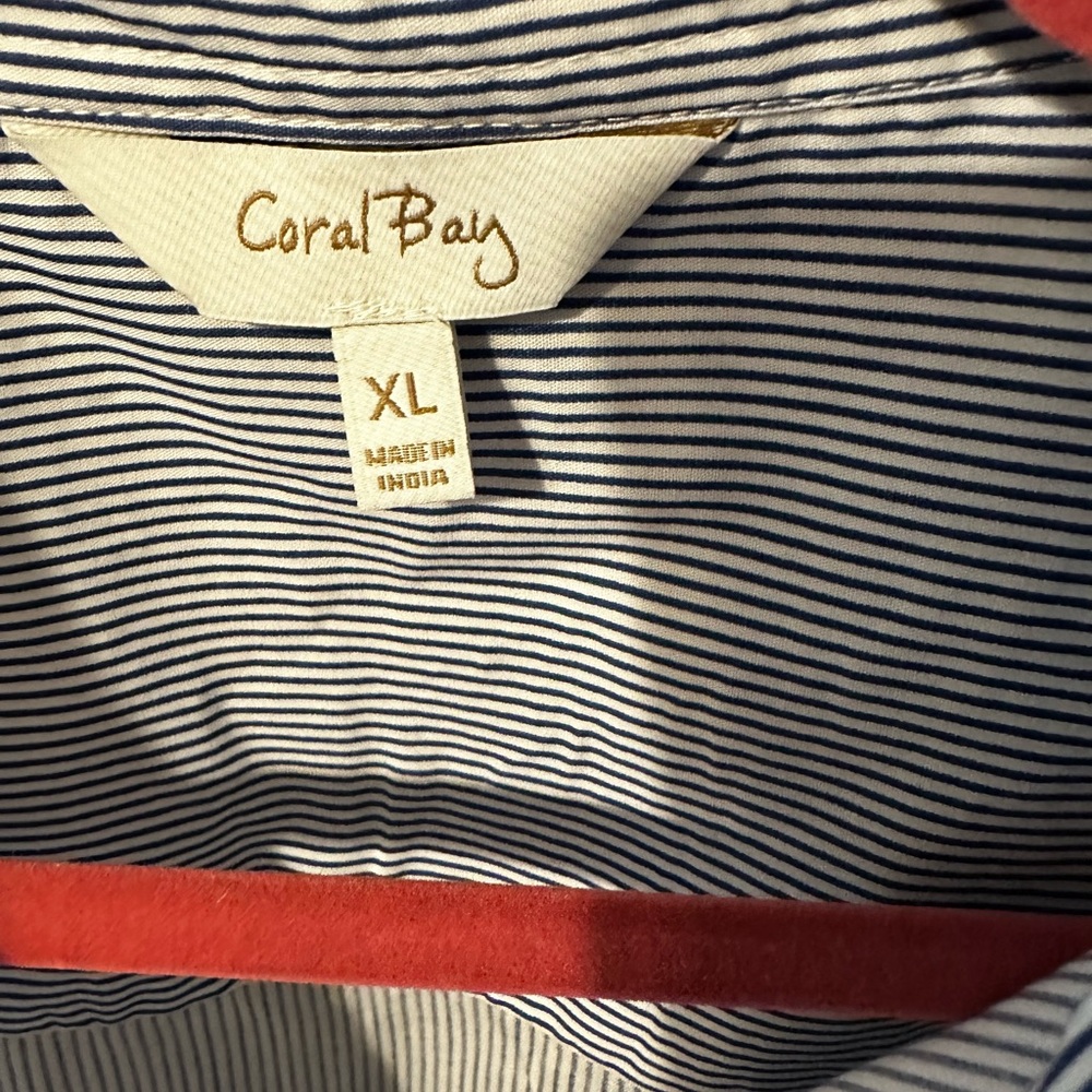 Striped collared top - Picture 2 of 3